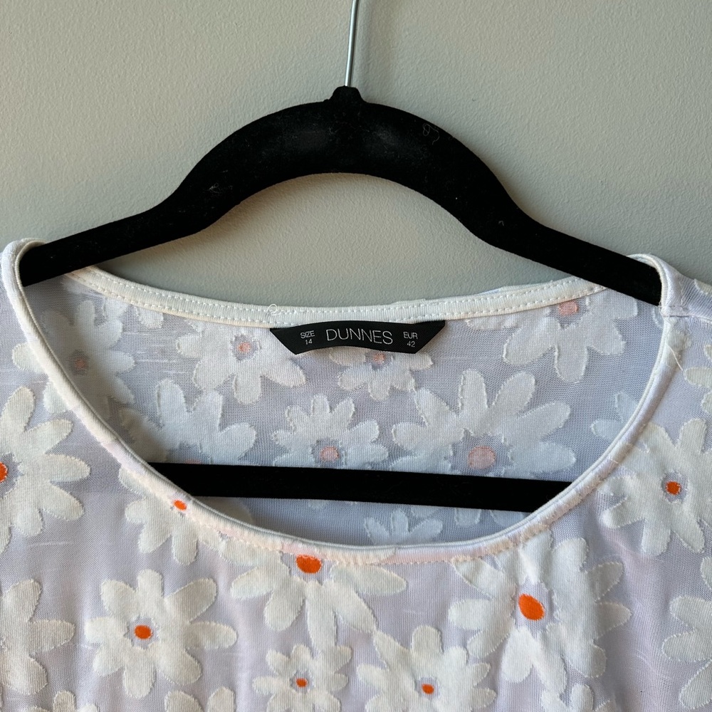 Dunnes DaisyTop 🌼 - Picture 2 of 4